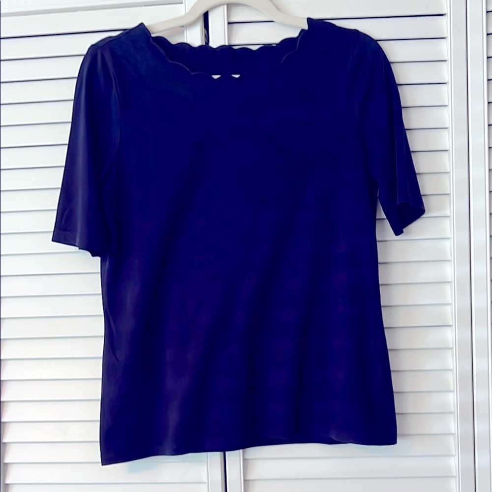 Scalloped Edge Navy Blue Women's Top
Elbow Length Sleeve Size MP NWOT